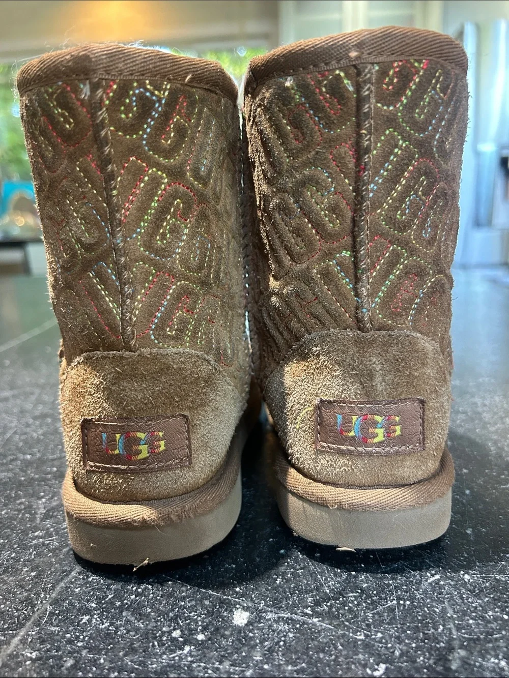 UGG children mid